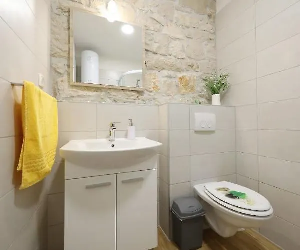 Center 3 * Bibinje
