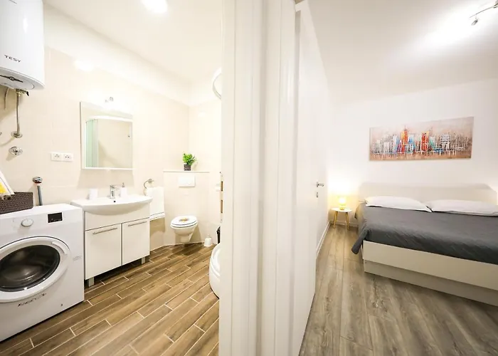 Center 3 * Бибинье