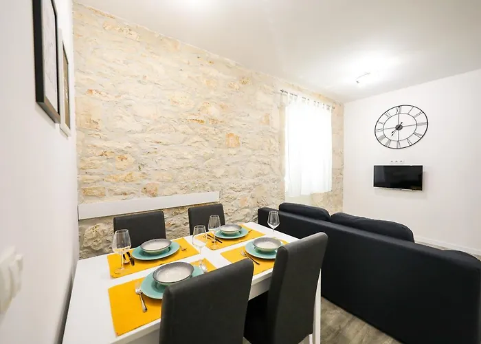 Apartament Center 3 *