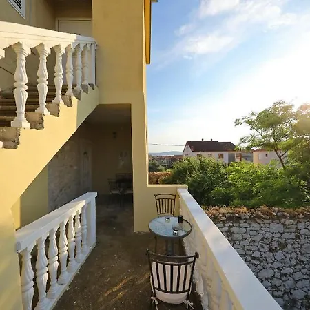 Center 3 Apartment *