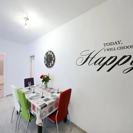 Apartment Center 3 *